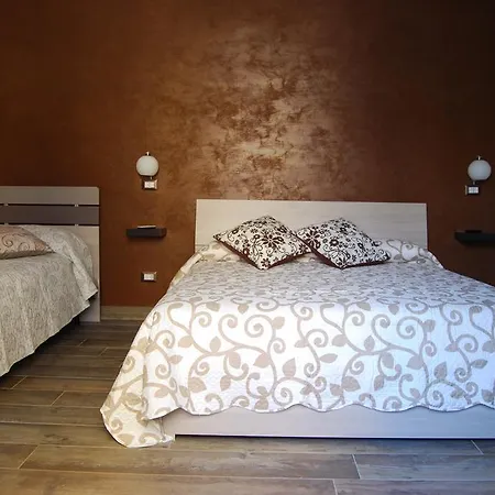 Guest house A Due Passi Dal Porto 3*